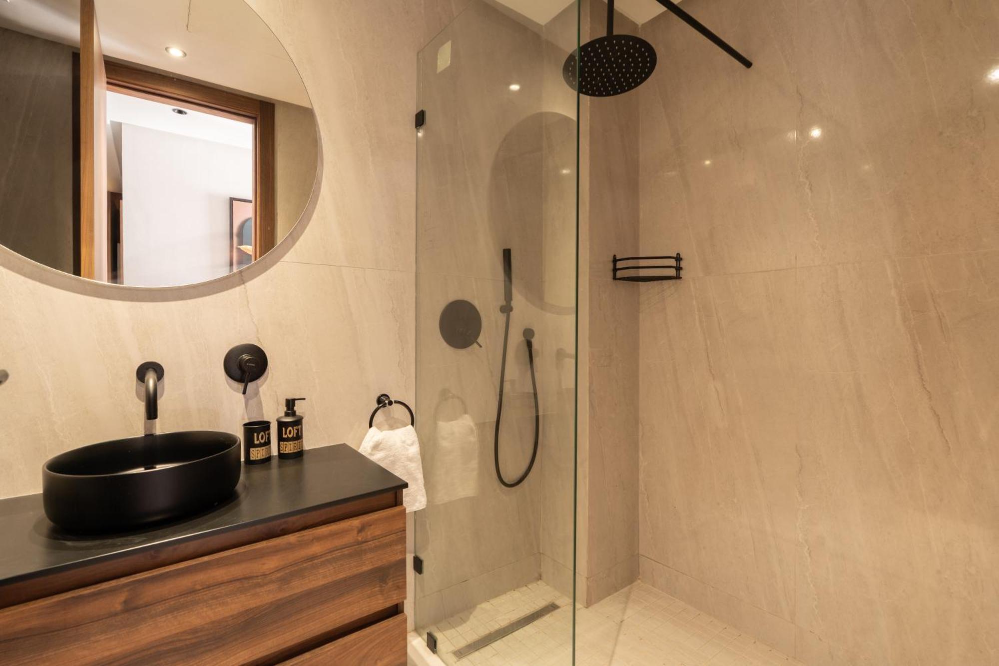 Modern In Maarif 2 Bedrooms, 2 Bathrooms, Parking * Casa Blanca